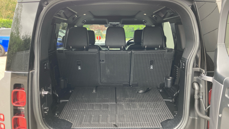 Land Rover Defender 3.0 D300 X-Dynamic SE 110 5dr Auto [7 Seat] Diesel Estate